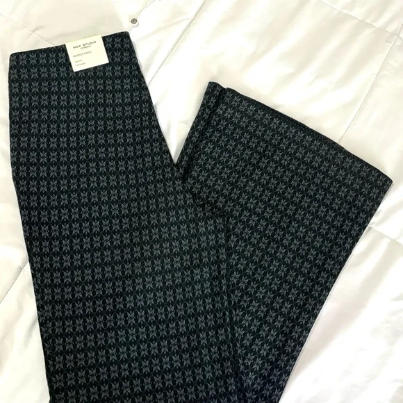 Women's Printed Ponte Bootleg Pant - Picture 3 of 10